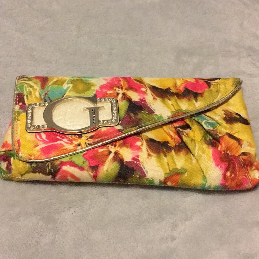 Guess Floral clutch